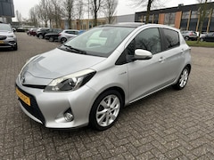 Toyota Yaris - 1.5 Full Hybrid Dyn. 1e EIG DEALER PANO STOELVW
