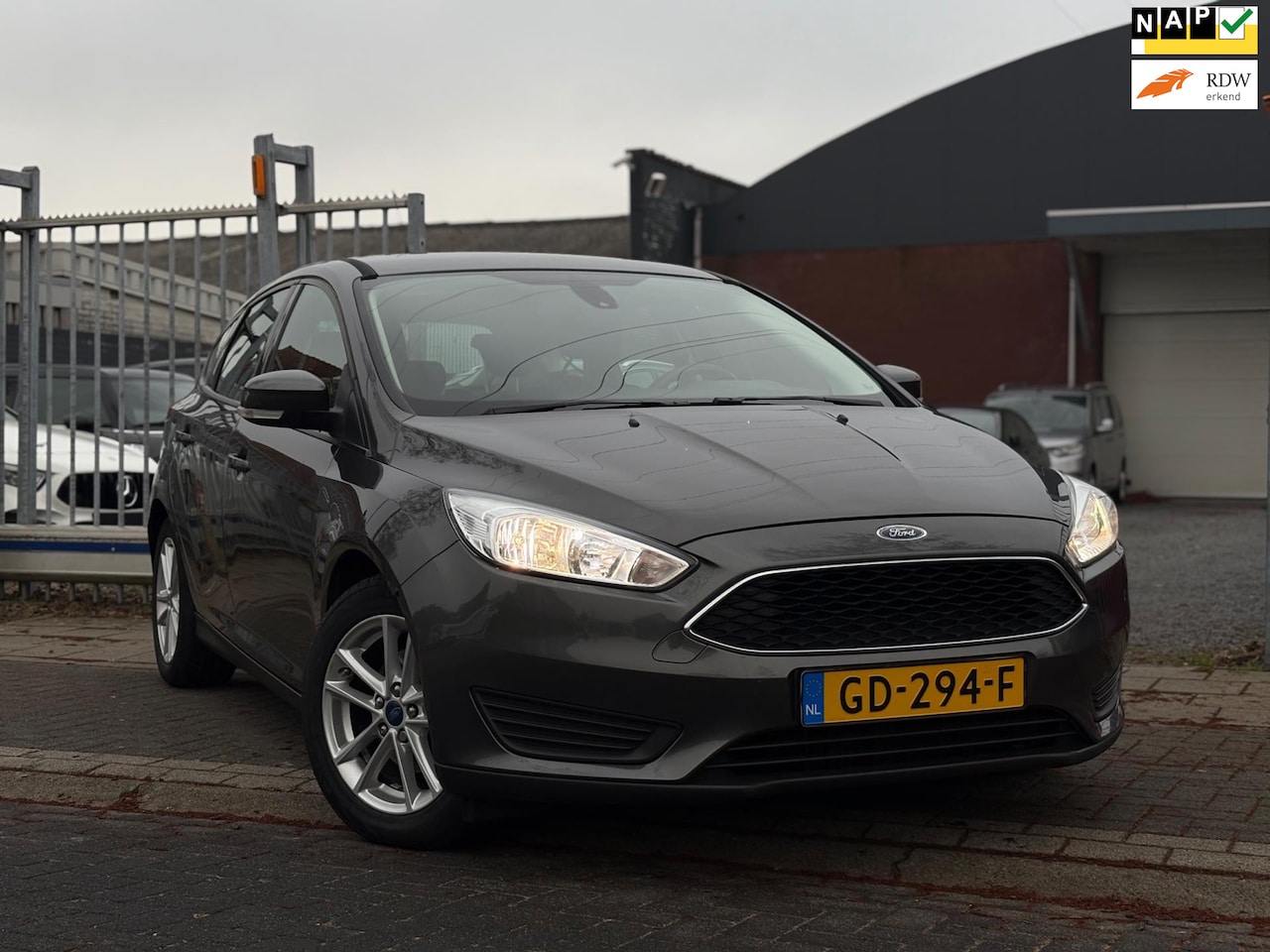 Ford Focus - 1.0 Trend Edition | NWE D-Riem | 16” LMV | Navigatie | Cruise control | - AutoWereld.nl