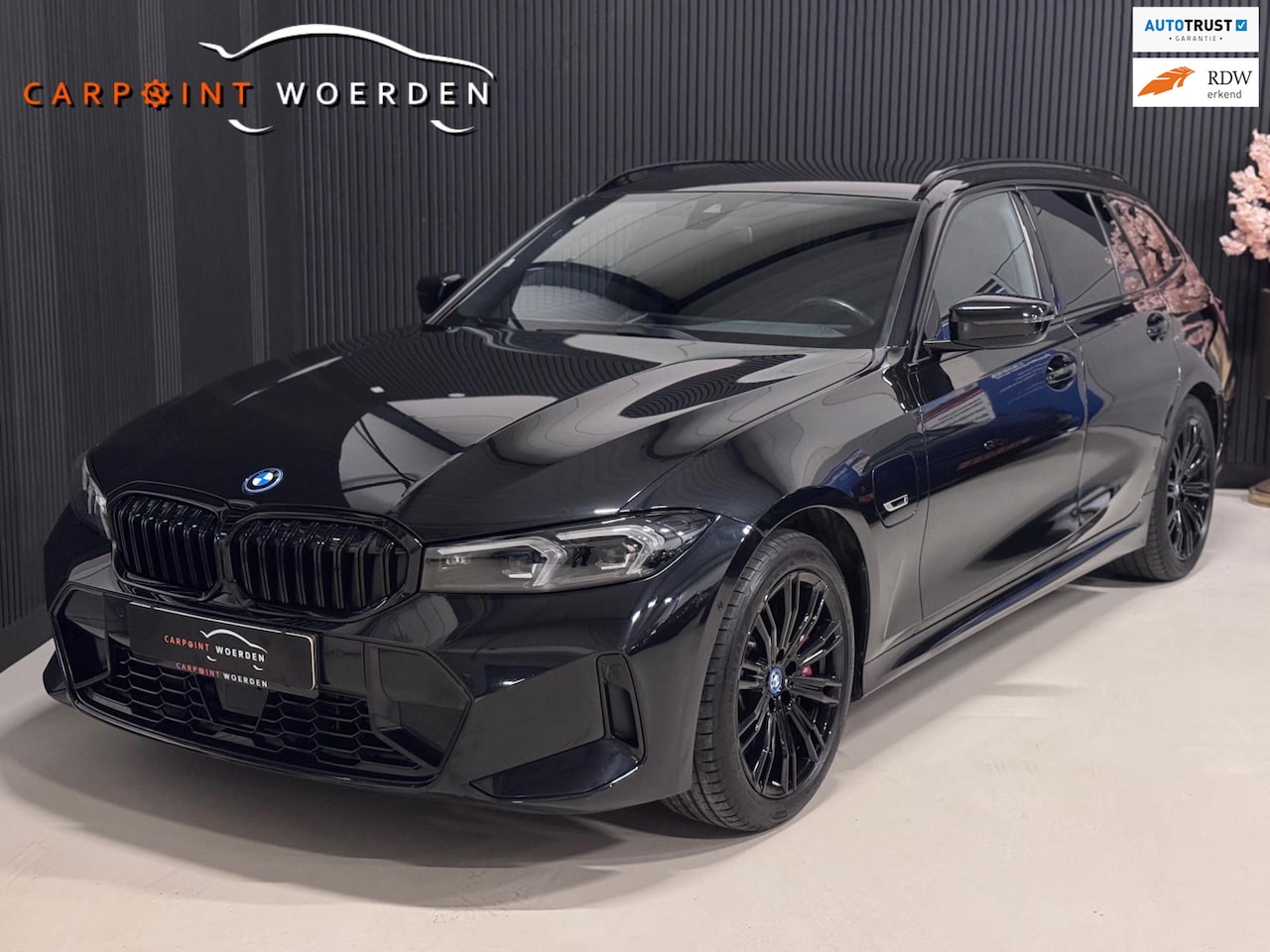 BMW 3-serie Touring - 330e M-SPORT | CARBON | LASERLIGHT | VEEL OPTIES! - AutoWereld.nl