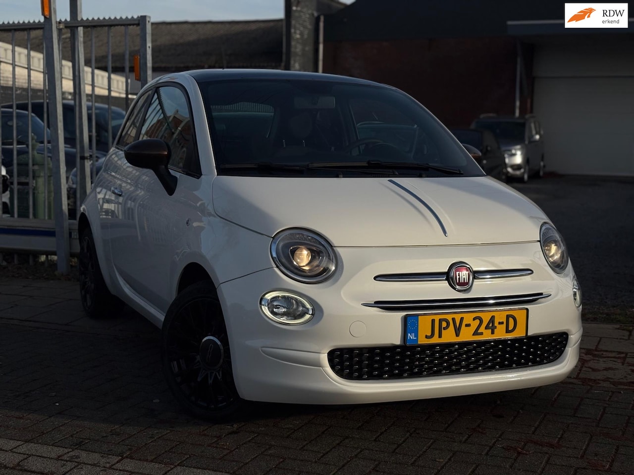 Fiat 500 - 1.0 Hybrid | LED | Panoramadak | Climate control | Cruise control | Navigatie | Uconnect | - AutoWereld.nl
