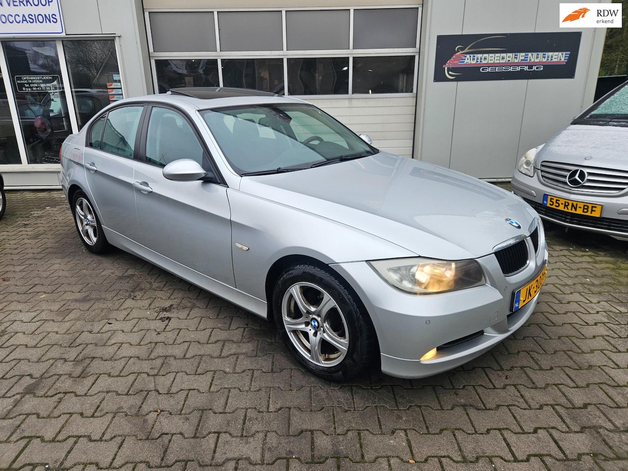 BMW 3-serie - 320i Executive NAVI .CLIMA - AutoWereld.nl