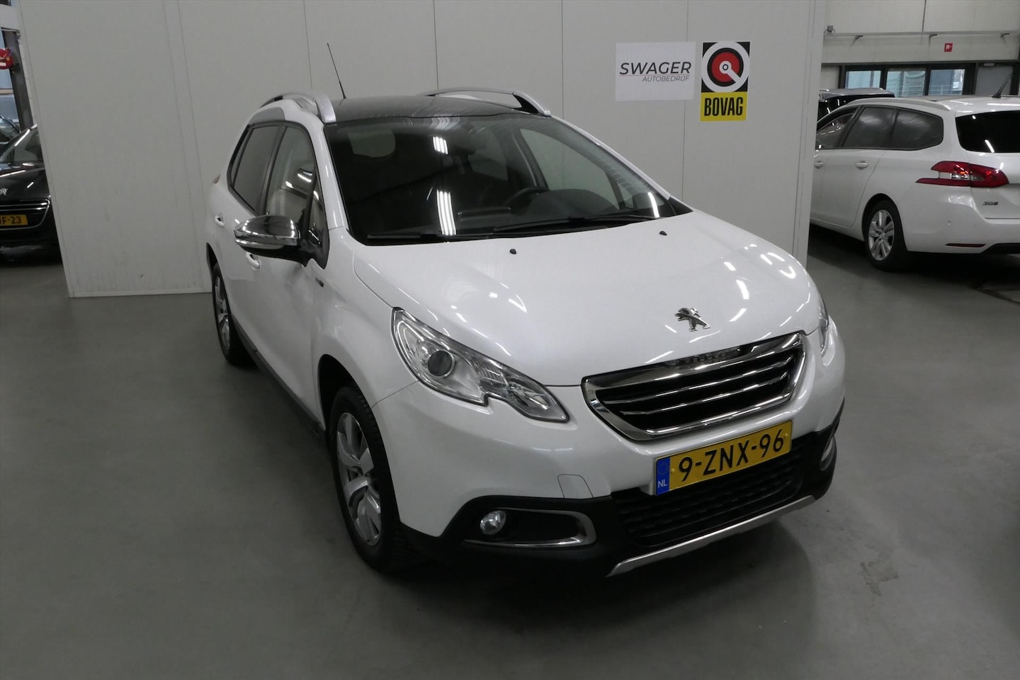 Peugeot 2008 - 1.2 PureTech 82pk automaat Style(Goed onderhouden) - AutoWereld.nl