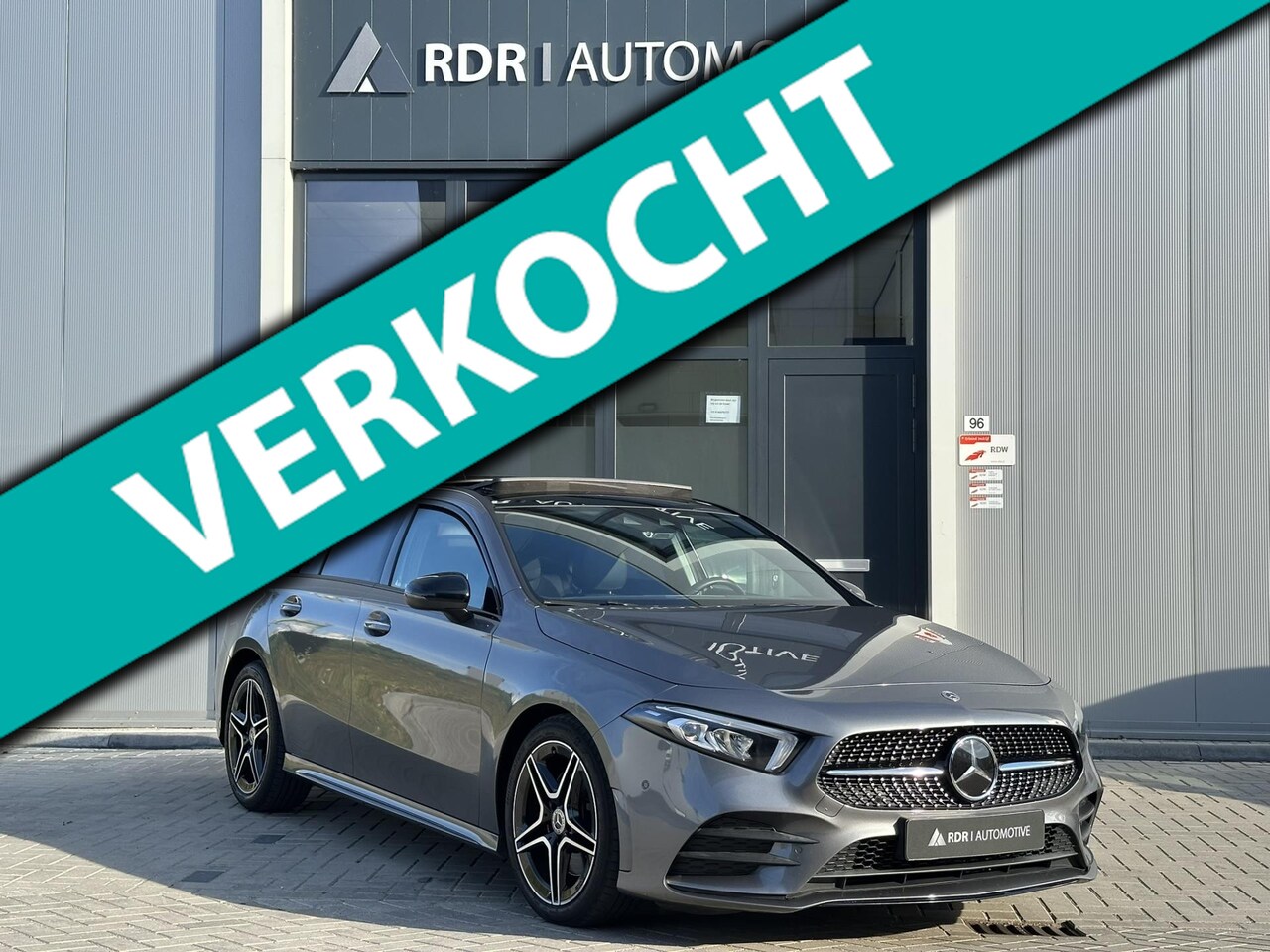 Mercedes-Benz A-klasse - 250 A 250 AMG | Panoramadak | Sfeerverlichting |Premium Plus - AutoWereld.nl