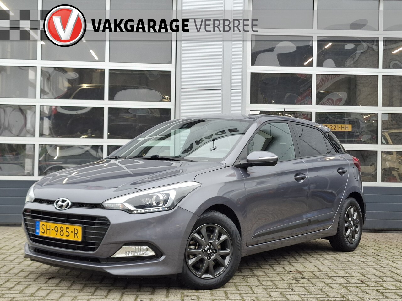 Hyundai i20 - 1.0 T-GDI Black Edition | Navigatie | LM Velgen 15" | Cruise Control | Airco | - AutoWereld.nl