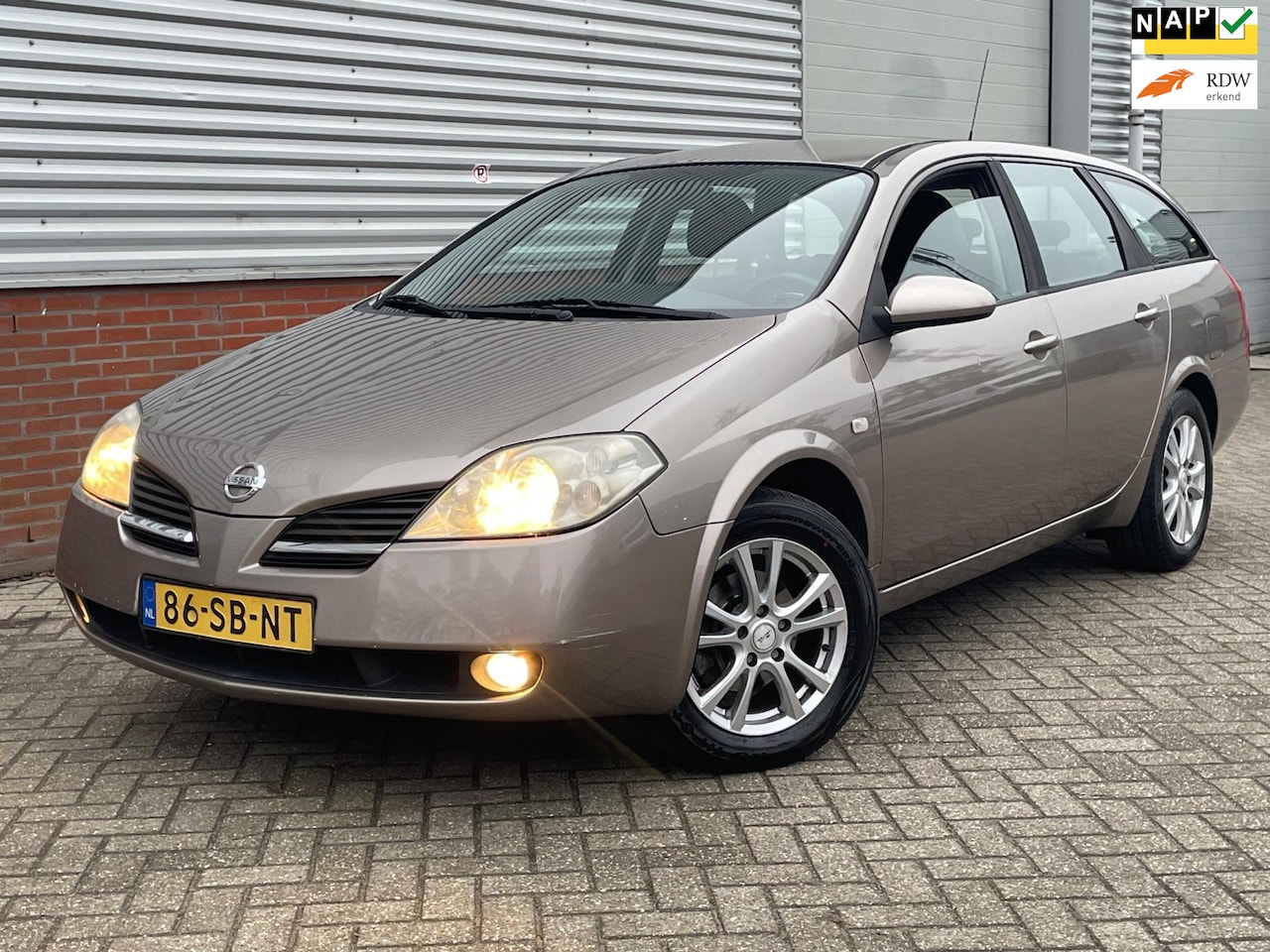 Nissan Primera Estate - 1.8 Visia Automaat Airco Ecc Achteruitrijcamera - AutoWereld.nl