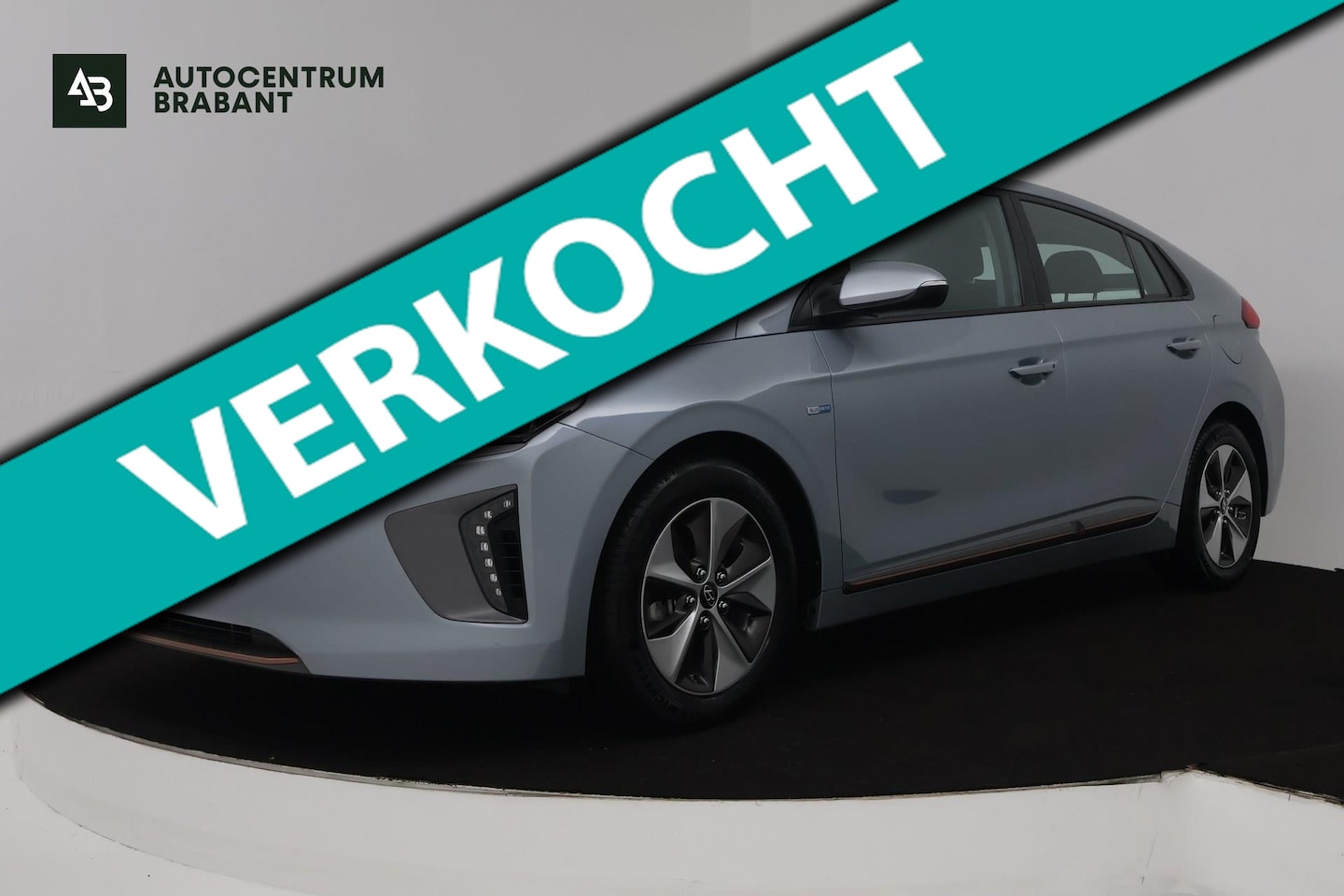 Hyundai IONIQ - Comfort EV (ACHTERUITRIJCAMERA, NAVIGATIE, CRUISE CONTROL ADAPTIEF, STOELVERWARMING) - AutoWereld.nl