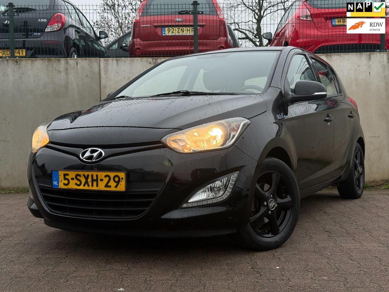 Hyundai i20 - 1.2i i-Deal/NAVI/81577 KM NAP/LED/AIRCO/NL AUTO/APK 01-2027/ - AutoWereld.nl