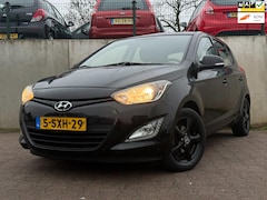 Hyundai i20 - 1.2i i-Deal/NAVI/81577 KM NAP/LED/AIRCO/NL AUTO/APK 01-2027/