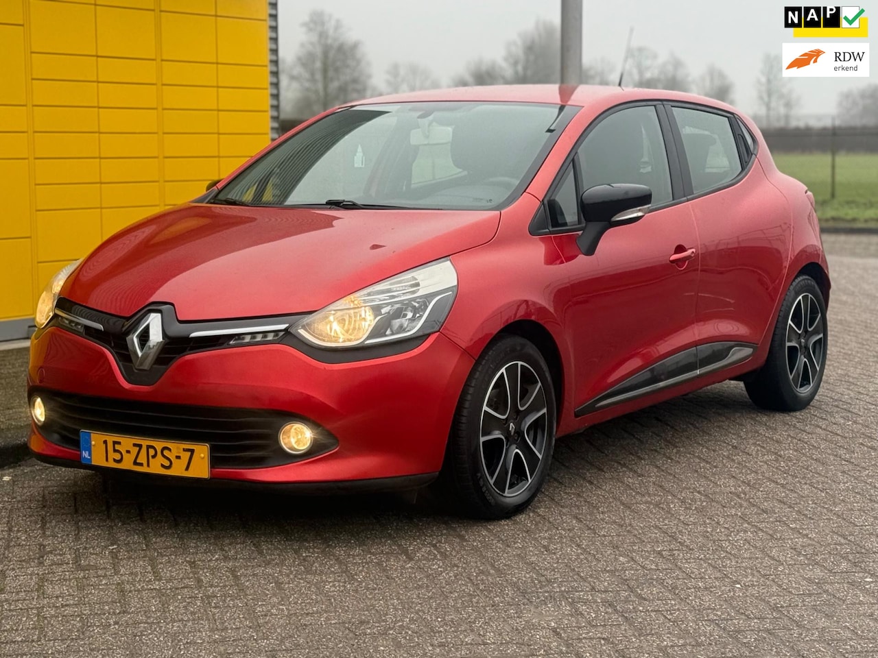Renault Clio - 0.9 TCe Night & Day Navigatie LM-Velgen 165dkm NAP - AutoWereld.nl