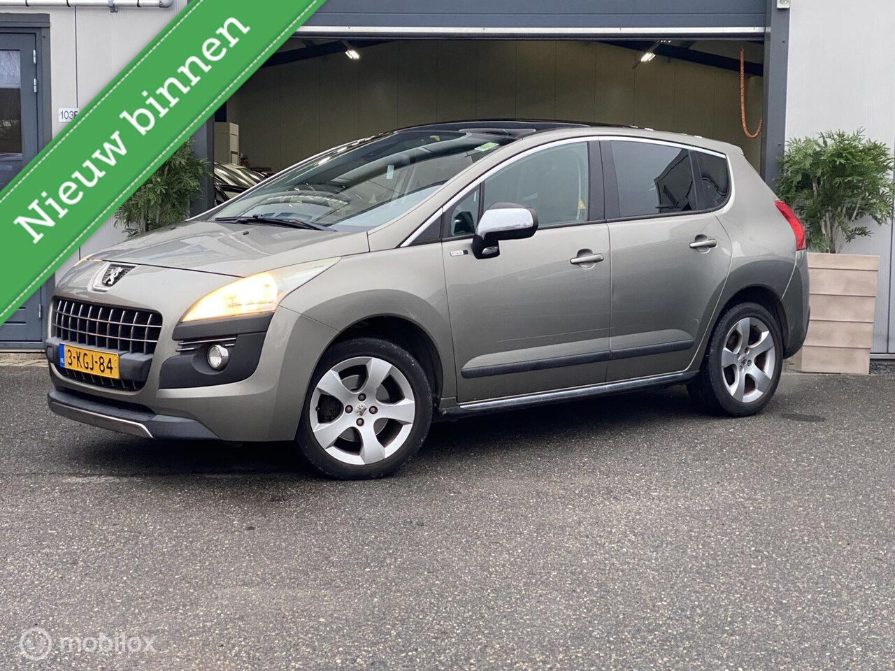 Peugeot 3008 - 1.6 THP Style | PANO | TREKHAAK | AIRCO | - AutoWereld.nl