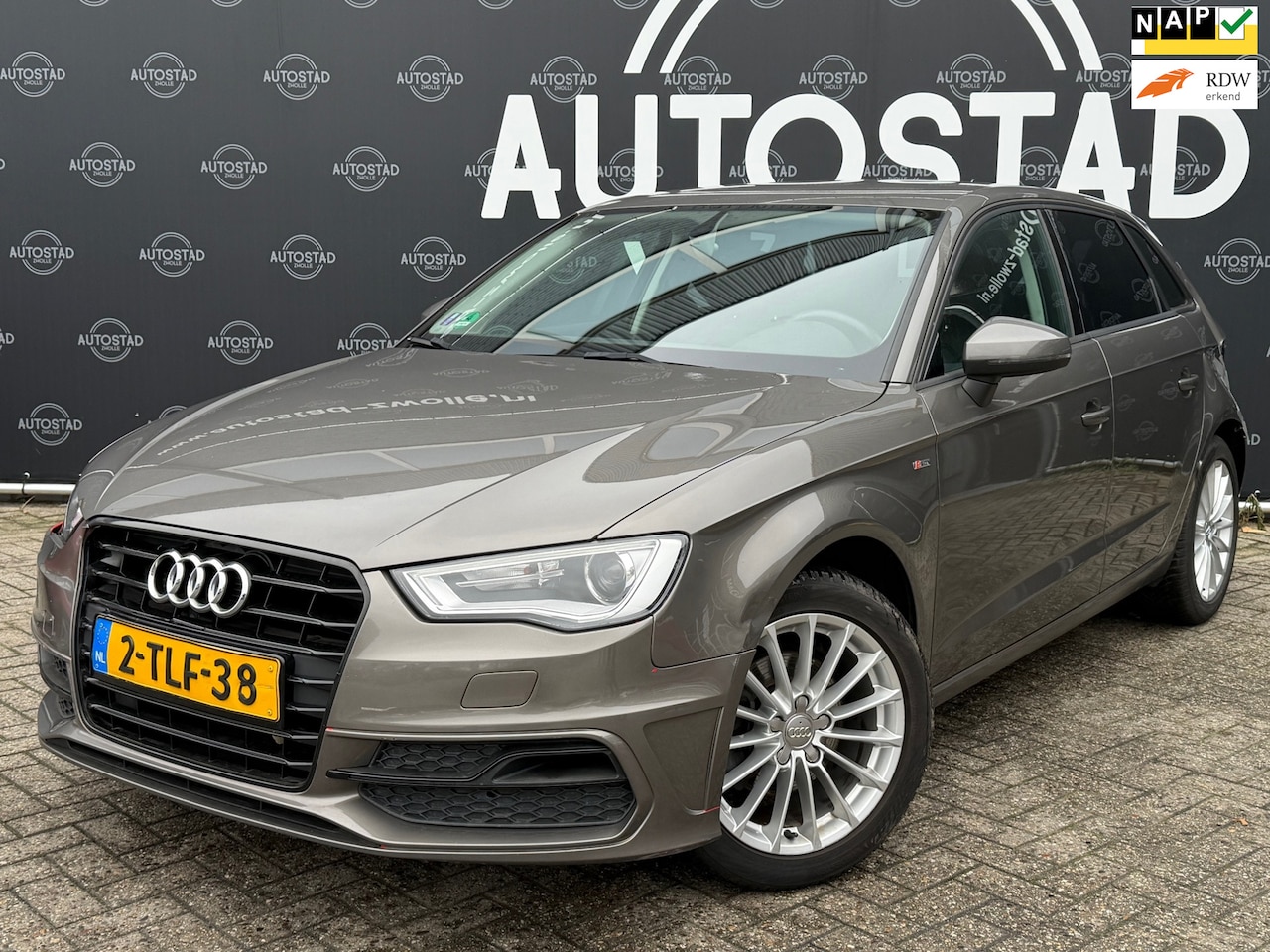 Audi A3 Sportback - 1.4 TFSI Attraction Let Op! Auto Heeft Linksachter Schade - AutoWereld.nl