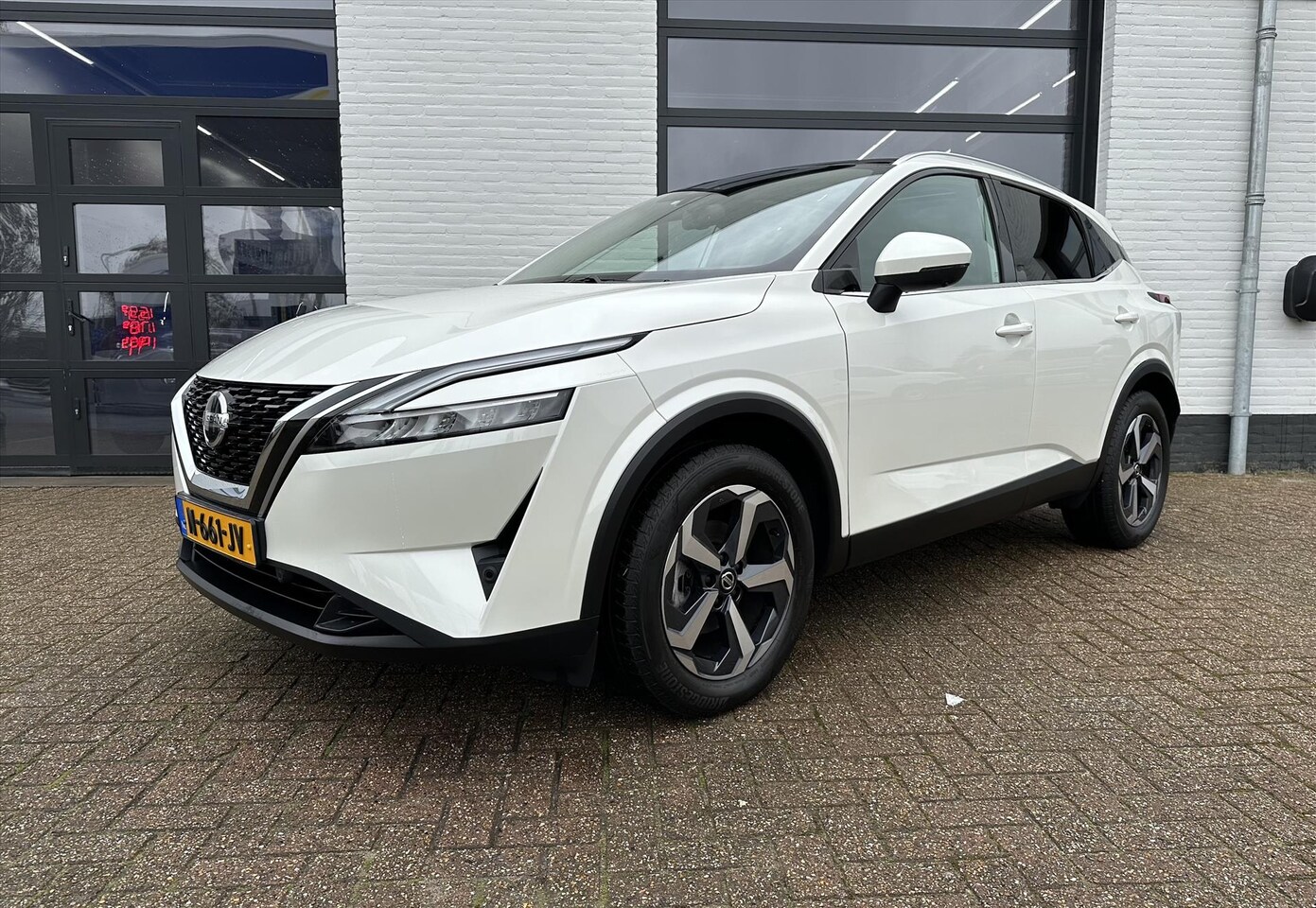 Nissan Qashqai - 1.3 Mild-Hybrid 140pk Premiere Edition / Panoramadak - AutoWereld.nl
