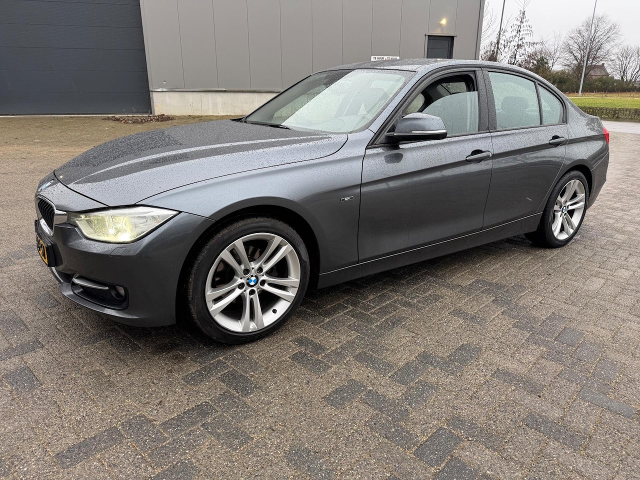 BMW 3-serie - 316i High Executive Sport Navi Leer - AutoWereld.nl