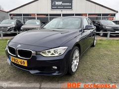 BMW 3-serie - 320i Executive AUTOMAAT/NAVIGATIE/18''LMV