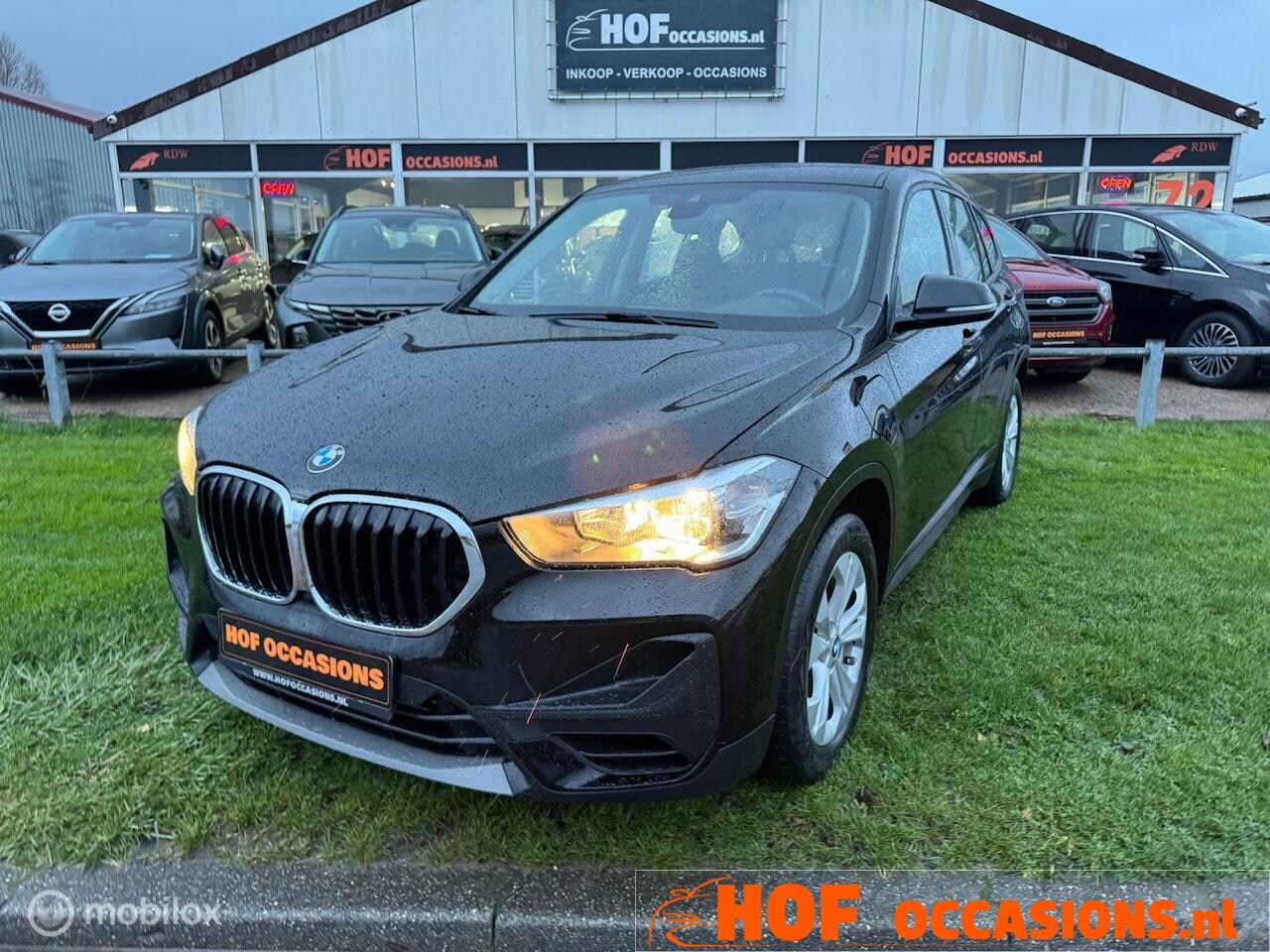 BMW X1 - XDrive25e Business Edition Plus NAVI / TREKHAAK - AutoWereld.nl