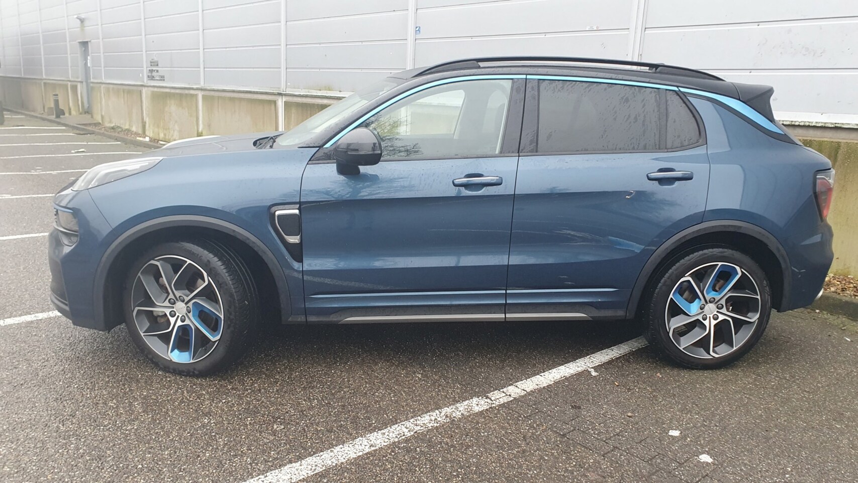 LYNK&CO LYNK & CO 01