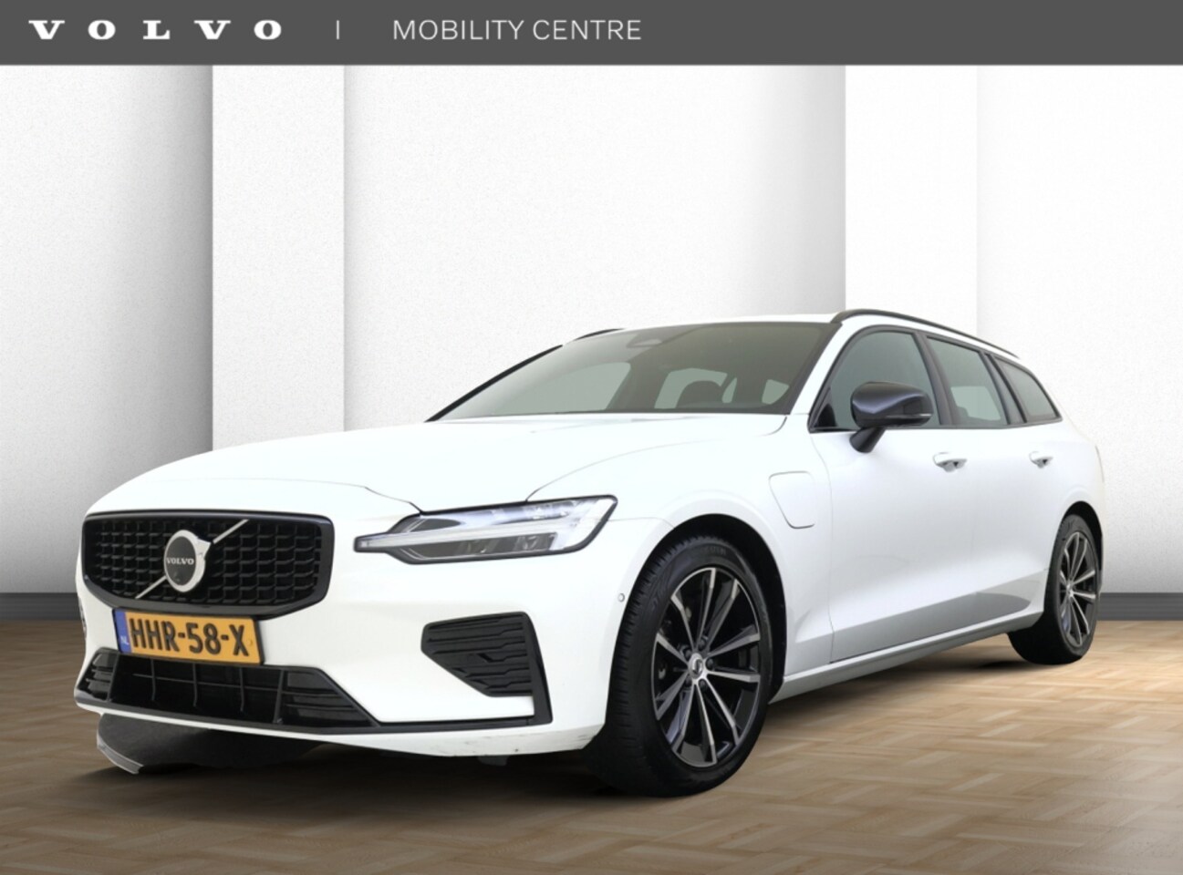 Volvo V60 - T6 AWD Plus Dark | Trekhaak | 360° Camera | Harman/Kardon | - AutoWereld.nl