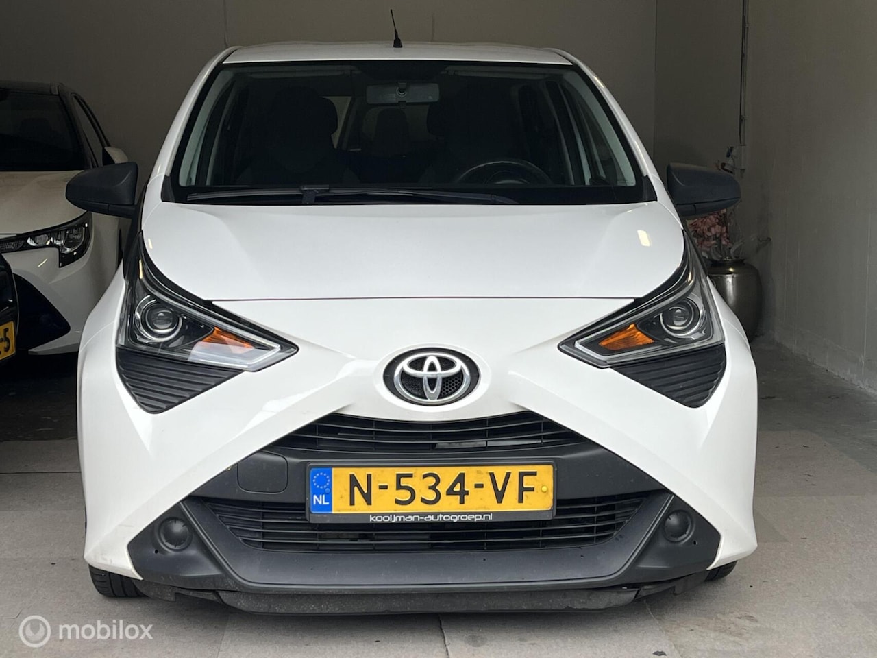 Toyota Aygo - 1.0 VVT-i x-fun bj 2022,Airco, LCD, Cruis C. 1e eig. NAP,5-deurs - AutoWereld.nl