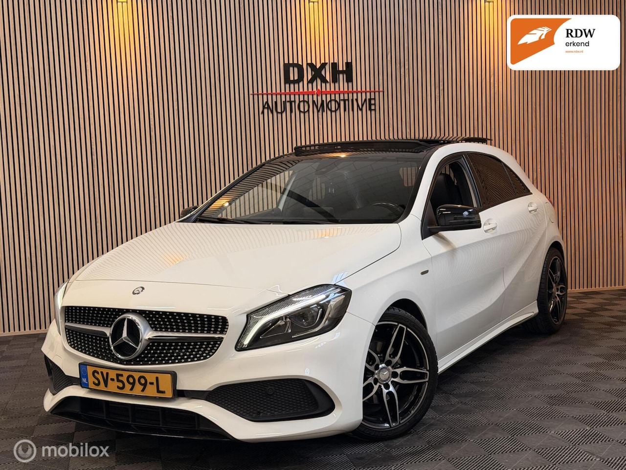 Mercedes-Benz A-klasse - 180 AMG Night Ed. AUT PANO CARPLAY CAMERA - AutoWereld.nl