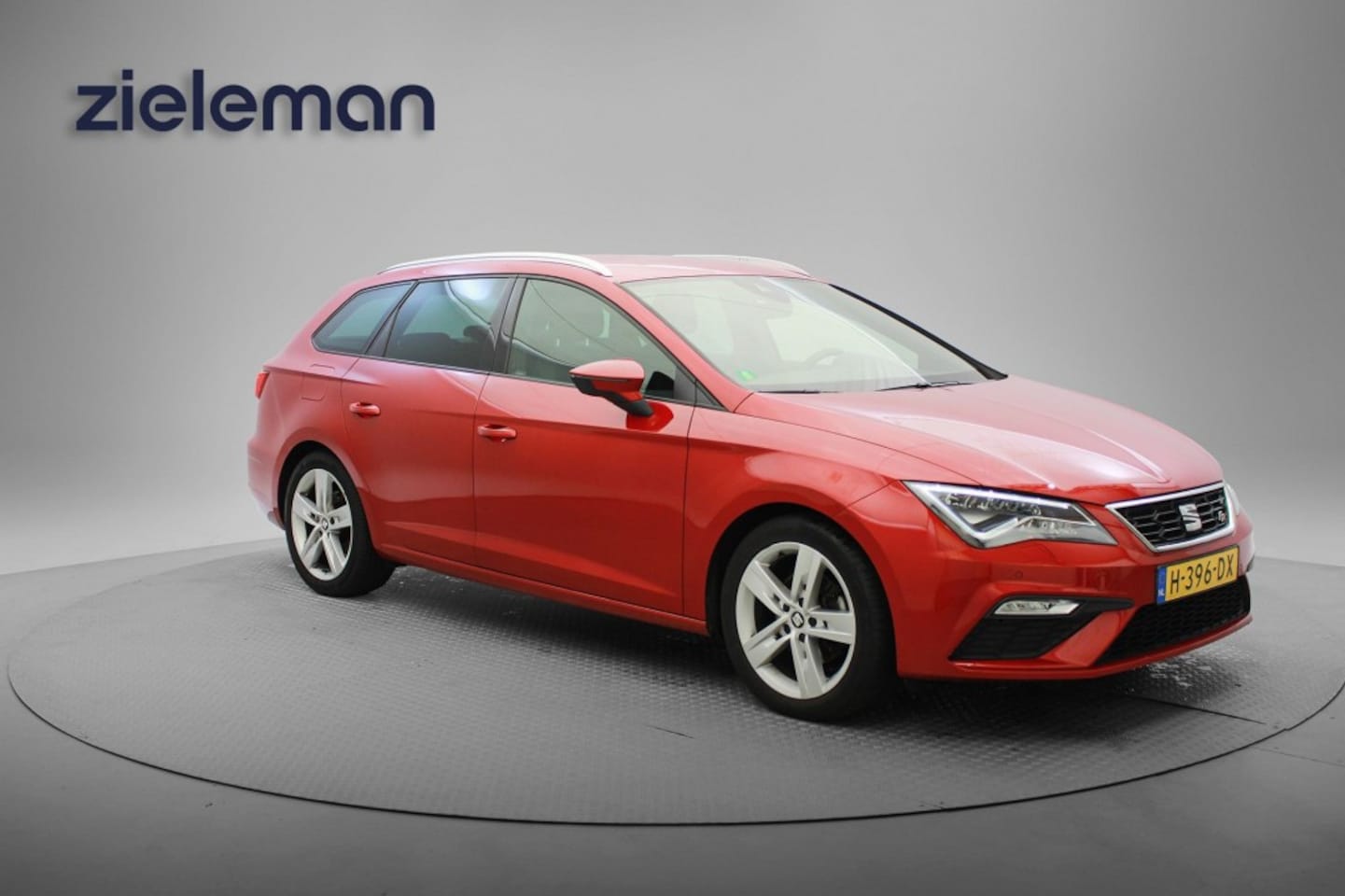 SEAT Leon - ST 1.5 TSI FR Ultimate Edition - Digitaal cockpit, Carplay, Cruise, Navi, Camera, Trekhaak - AutoWereld.nl