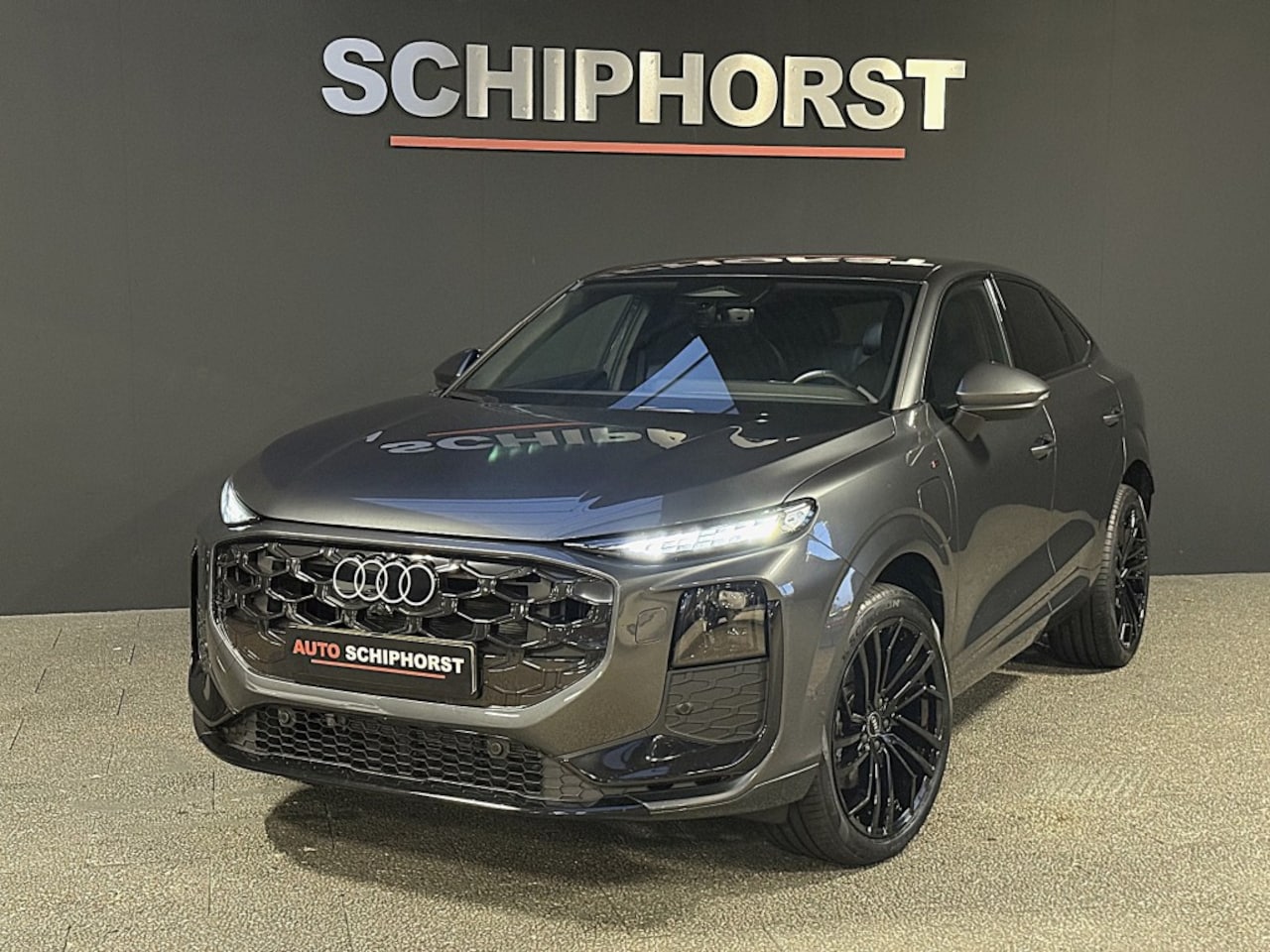 Audi Q3 Sportback - Sportback e-hybrid 272pk 2xS-line Tech plus Black Optic matrix - AutoWereld.nl