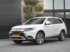 Mitsubishi Outlander - 2.0 Business Edition Navigatie Carplay Alcantara Bekleding 18 inch velgen Elektrische acht