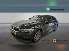 BMW 3-serie - 320e Aut. Business Ed. Plus | Leder | Camera | Car Play |