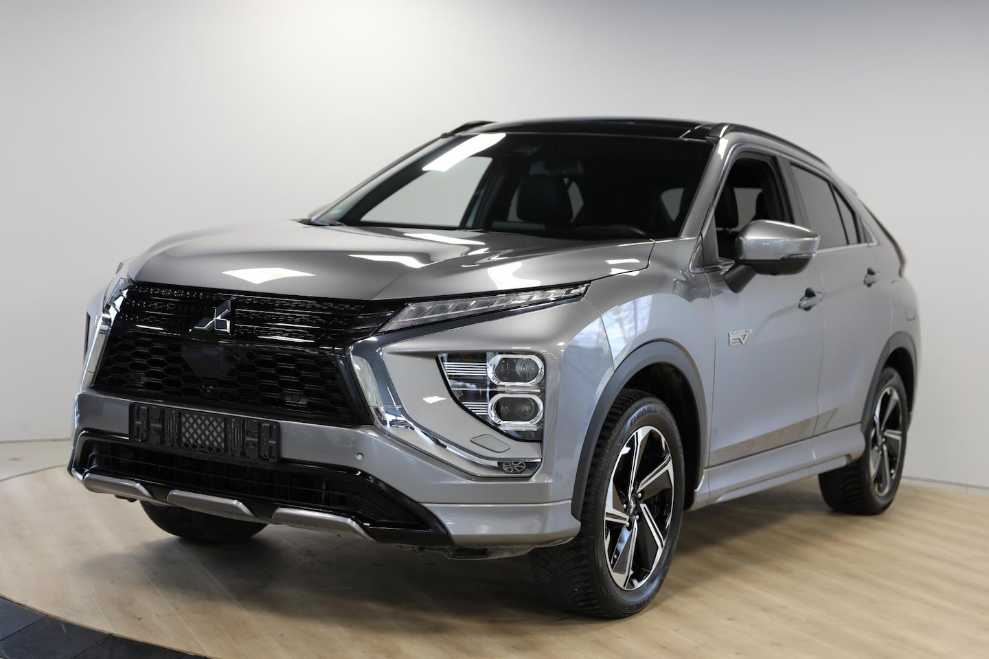 Mitsubishi Eclipse Cross - 2.4 PHEV Instyle | Trekhaak | Schuif- opendak | Leer - AutoWereld.nl