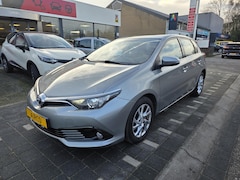 Toyota Auris - 1.2T Active 5 deurs, airco, achteruitrij camera, sportvelgen, div acc