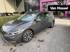 Volkswagen Golf - 1.4 eHybrid Style | WORDT VERWACHT | STOELVERWARMING | STUURVERWARMING | ELEKTRISCHE BESTU