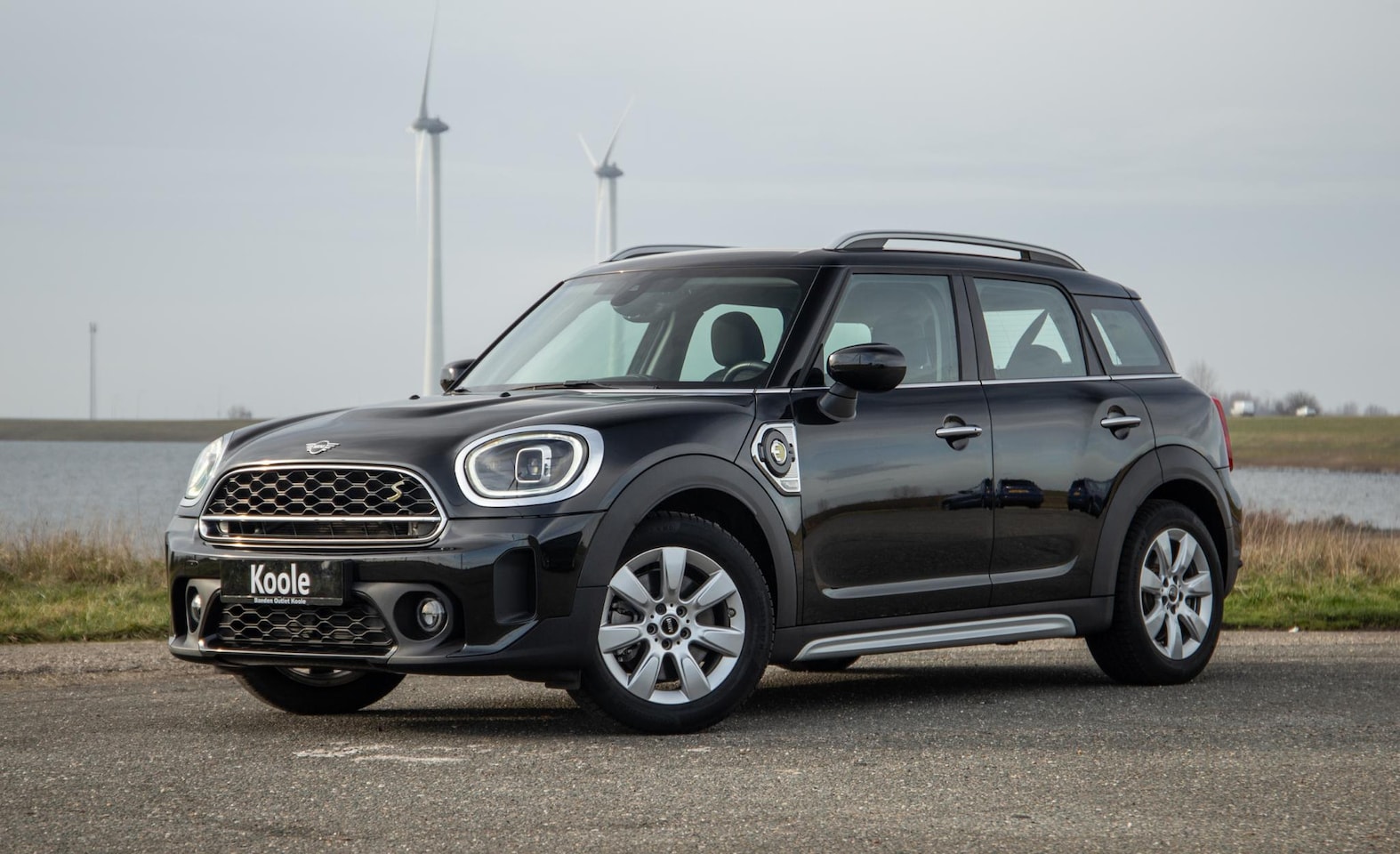 MINI Countryman - Mini 1.5 Cooper S E ALL4 Essential CAMERA / NAVI / CARPLAY / AIRCO / ZWART / STOELVERWARMI - AutoWereld.nl