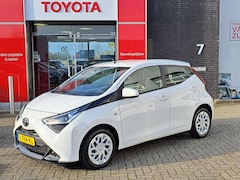 Toyota Aygo X - X-Play NAVIGATIE SPEEDLIMITER ACHTERUITRIJCAMERA