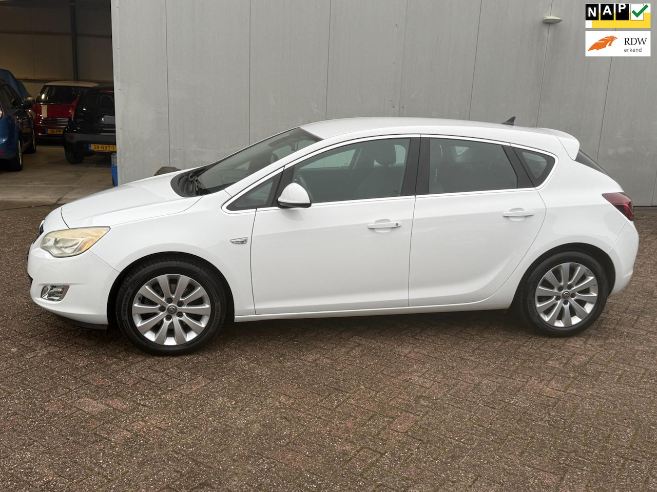 Opel Astra - 1.6 Turbo Cosmo AUTOMAAT!!!! - AutoWereld.nl