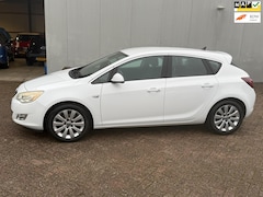 Opel Astra - 1.6 Turbo Cosmo AUTOMAAT