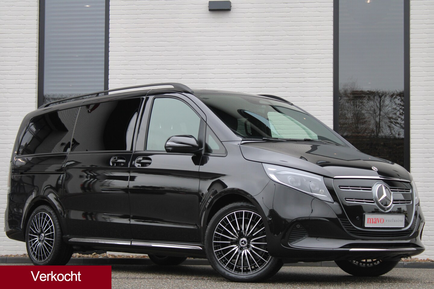 Mercedes-Benz EQV - 300 L2 / AMG / New Model / 2x Elec Schuifdeur / 7-Persoons / Vol Opties / NIEUWSTAAT - AutoWereld.nl
