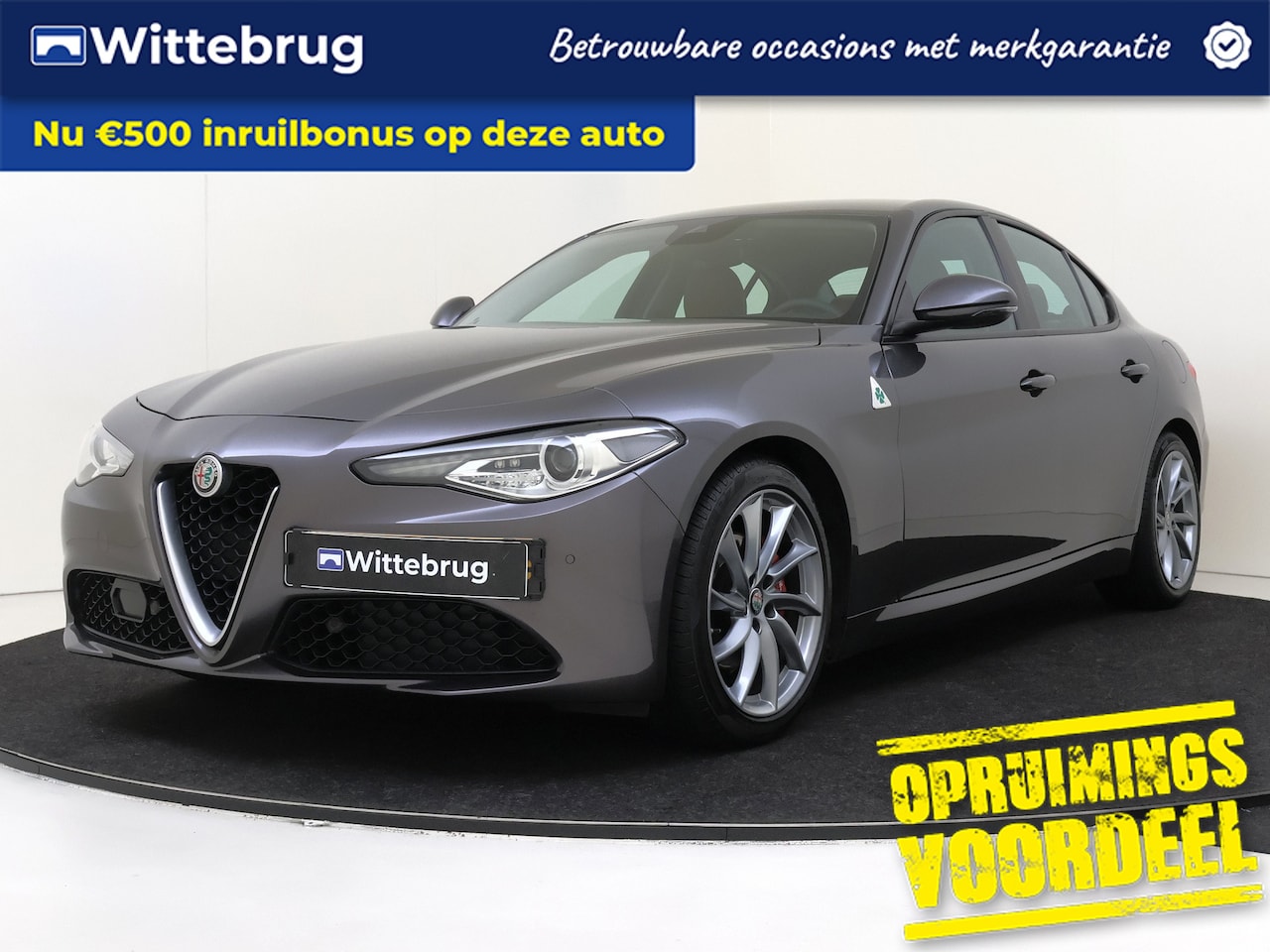 Alfa Romeo Giulia - 2.0T Super | Dealer Onderhouden | Leren bekleding | Camera achter | Navigatie | Trekhaak | - AutoWereld.nl
