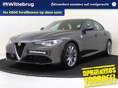 Alfa Romeo Giulia - 2.0T Super | Dealer Onderhouden | Leren bekleding | Camera achter | Navigatie | Trekhaak |