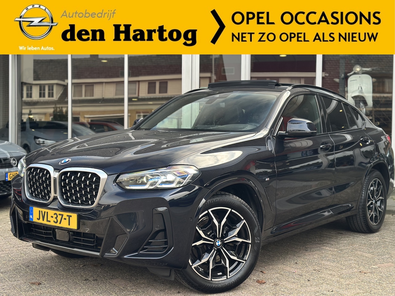 BMW X4 - xDrive20i M Sport Laser/Panorama Dak/Trekhaak/Carbon black. - AutoWereld.nl