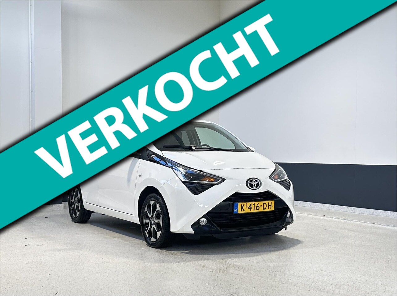 Toyota Aygo - 1.0 VVT-i x-joy Automaat | Apple Carplay/ Android auto | Camera | LM velgen | - AutoWereld.nl