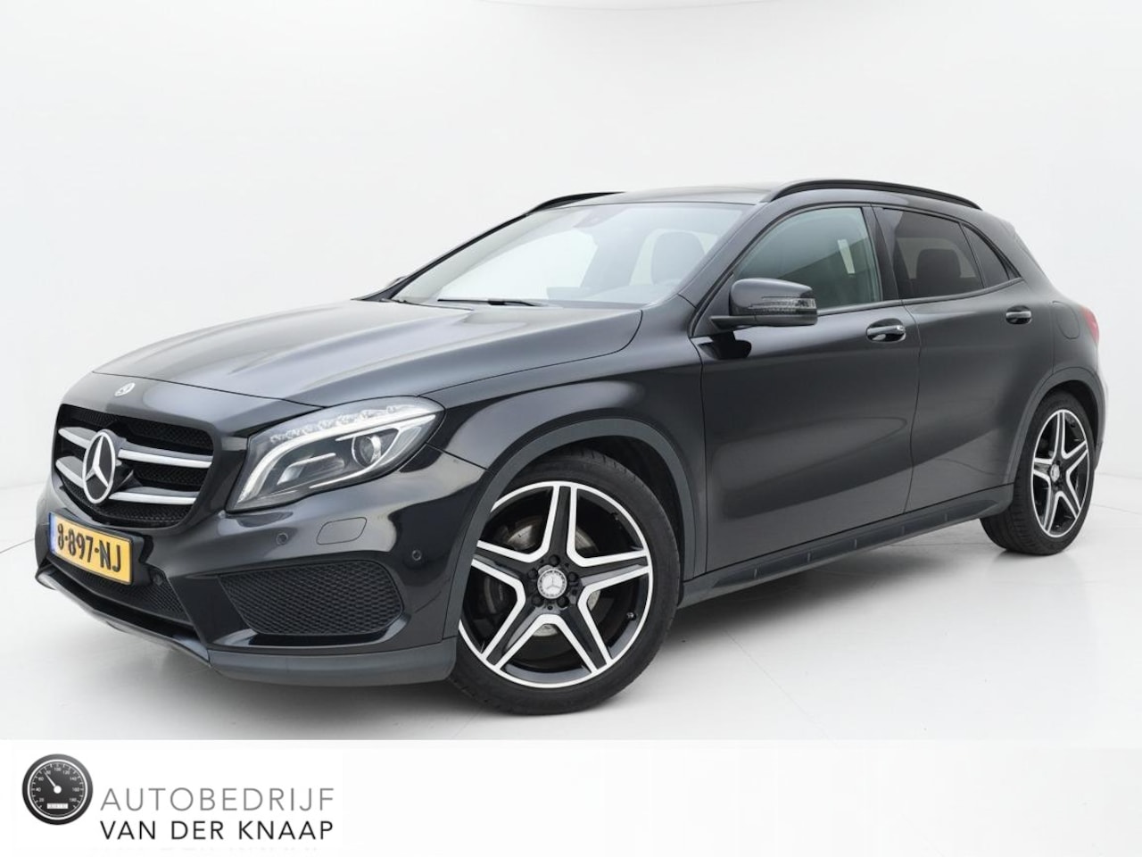 Mercedes-Benz GLA-Klasse - 180 AMG Night Edition Plus | Cruise | Airco | Navi/Apple carplay | Pano | PDC | - AutoWereld.nl