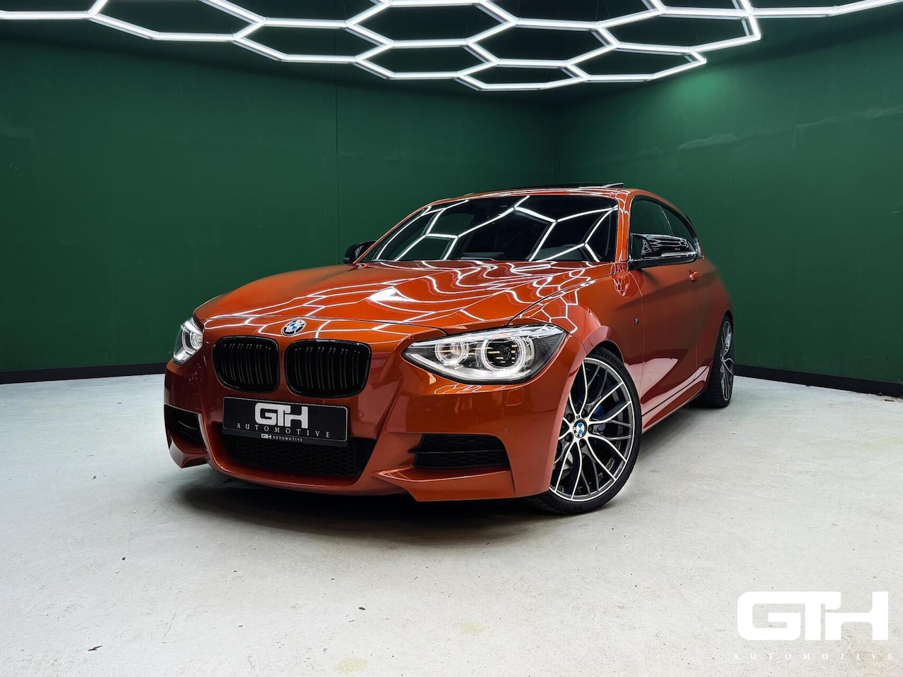 BMW 1-serie - M135i xDrive Keyless | Memory | Schuifdak 425PK - AutoWereld.nl