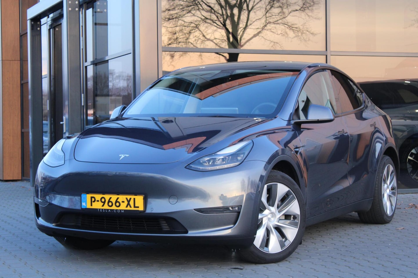 Tesla Model Y - Long Range AWD 75 kWh Long Range AWD 75 kWh - AutoWereld.nl