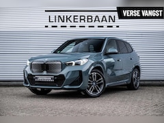 BMW iX1 - eDrive20 | M Sport | Leder | H&K | 19 inch | NL Auto |