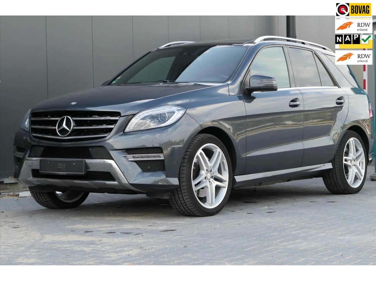 Mercedes-Benz M-klasse - 500 ML AMG V8 408pk Panodak LED Navi Luchtvering Standkachel - AutoWereld.nl