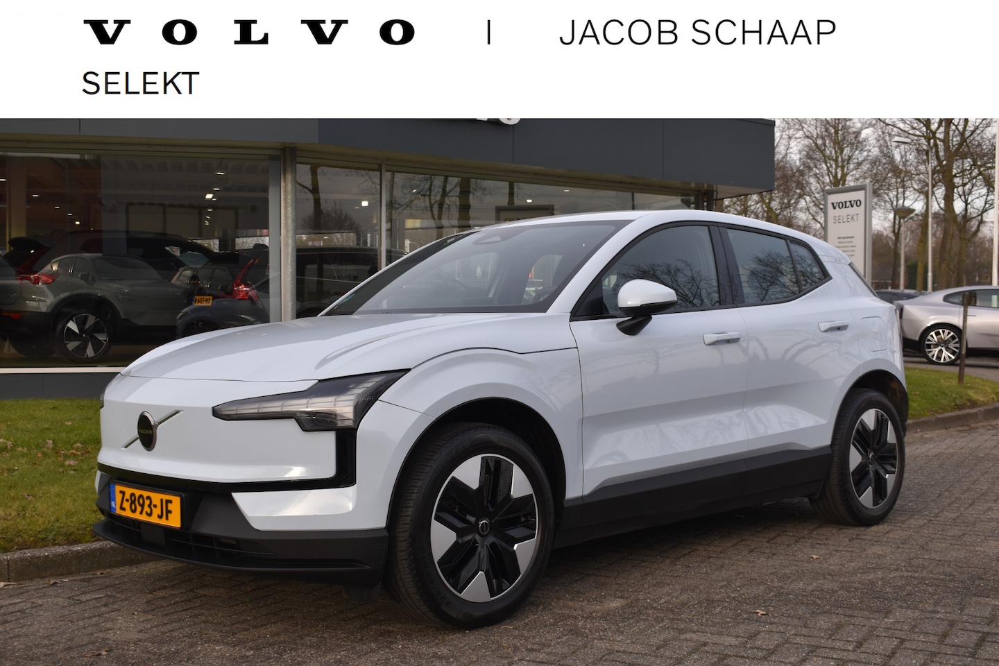 Volvo EX30 - Extended Range 272PK Core 69 kWh | Trekhaak | SoH 98,5% | ACC | BLIS | Camera | 18"LMV | - AutoWereld.nl