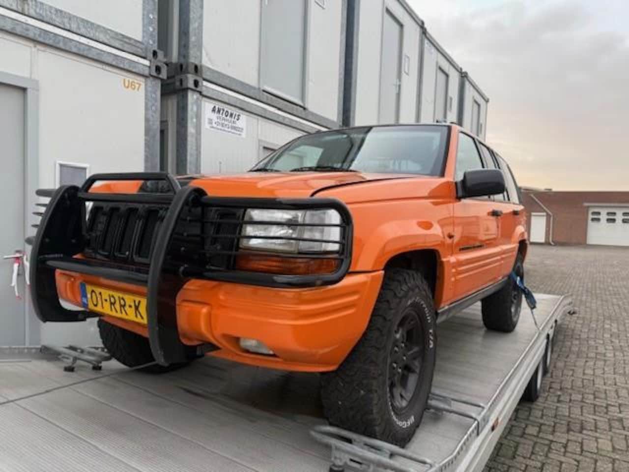 Jeep Grand Cherokee - 5.2i V8 Limited Lees advertentie - AutoWereld.nl