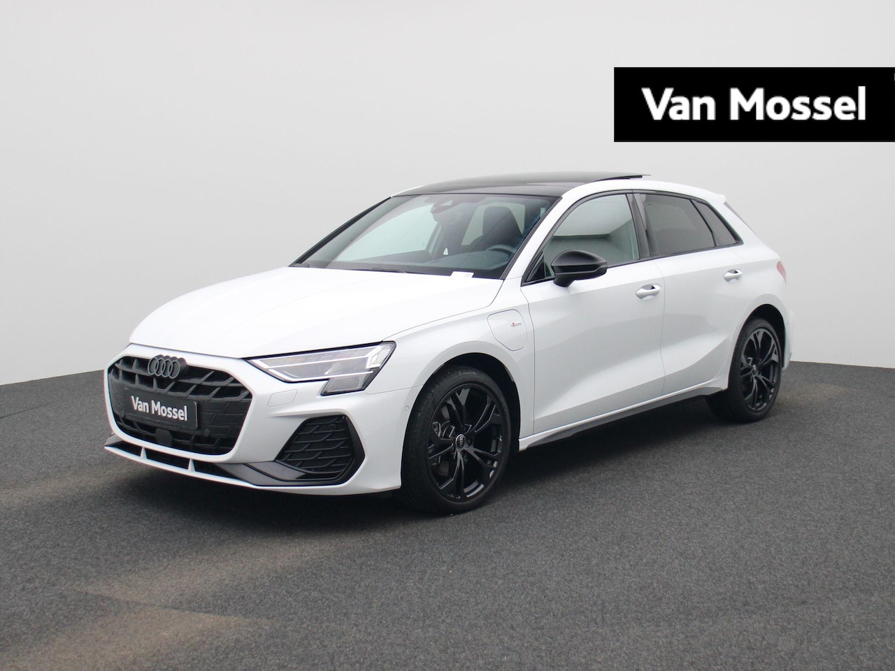 Audi A3 Sportback - 40 TFSI e S edition l Adaptive cruise control l Glazen panoramadak l Stoelverwarming l Air - AutoWereld.nl