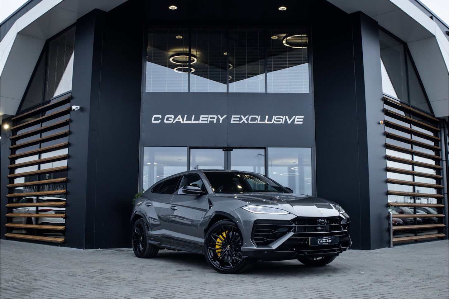 Lamborghini Urus - 4.0 V8 Hybrid SE - Panorama | B&O Adv. | Stoelkoeling & Massage | Entertainment Systeem - AutoWereld.nl