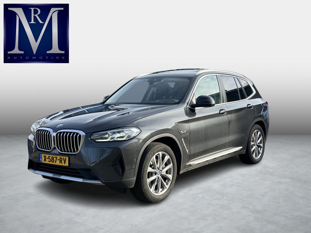 BMW X3 - xDrive30e Business Edition Plus | PANO DAK | LASER LED | ELEK. TREKHAAK | DODEHOEK DEDECTR - AutoWereld.nl