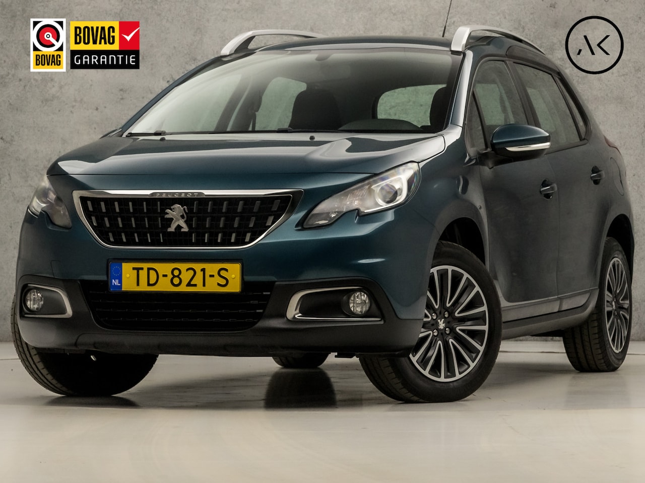 Peugeot 2008 - 1.2 PureTech Sport Automaat (APPLE CARPLAY, NAVIGATIE, PARKEERSENSOREN, SPORTSTOELEN, CRUI - AutoWereld.nl